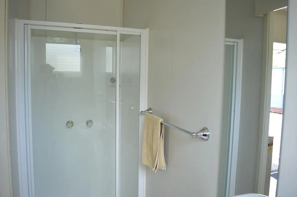 Clermont Caravan Park Hotel Holiday park