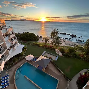 4* Aparthotel Coral Cove - Absolute Beachfront